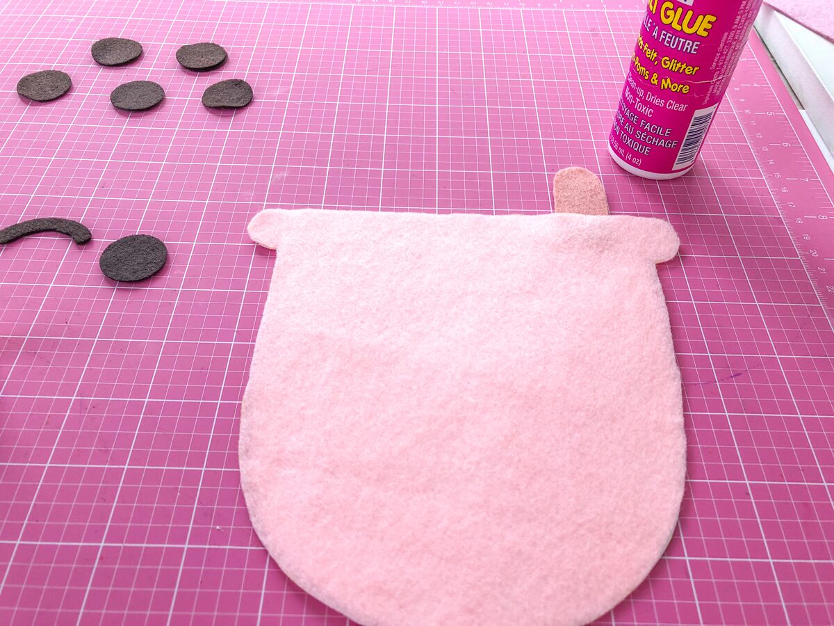 Felt Bubble Tea Banner Tutorial: Glue Bubble Tea shape